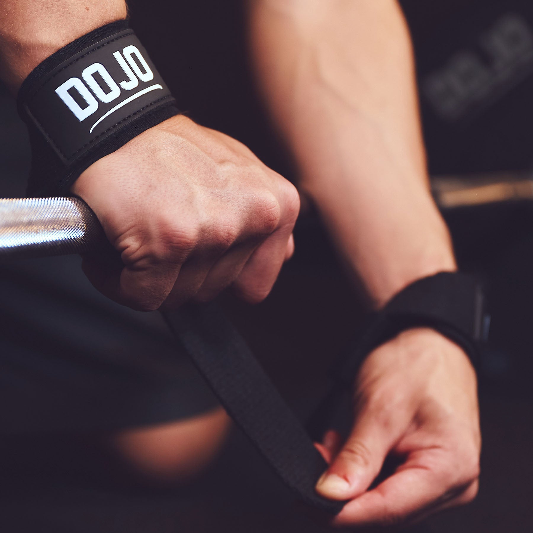 Correa de levantamiento straps para crossfit uruguay dojo comprar online negro negros levantando